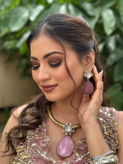 Signature Bridal Looks: Soft & Modern Glam photo 24