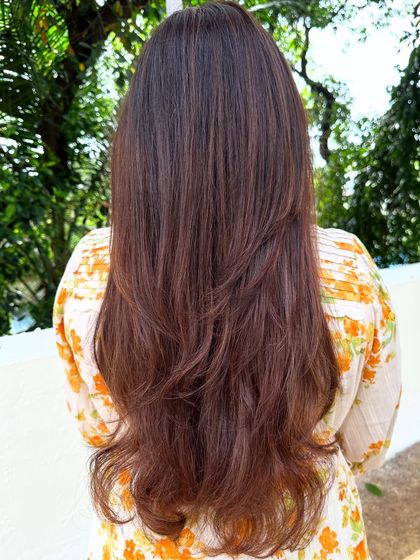 Are you even birthday ready if your hair ain’t done? This transformation involved covering significant grey regrowth and blending it into a rich, youthful brunette color with a fresh cut.