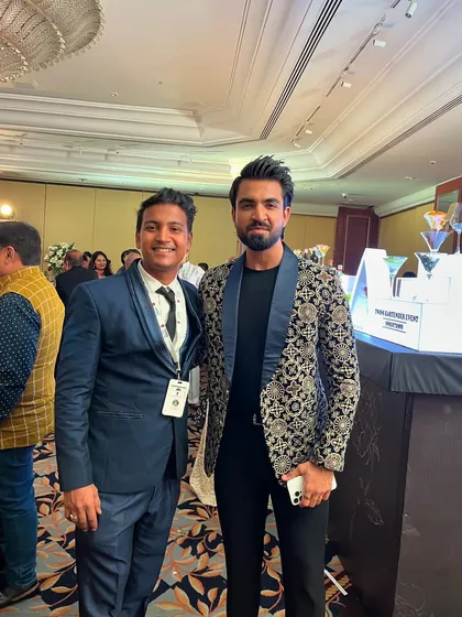 With a guest at Shikha and Abhishek's cocktail night at the Leela Hotel. We are experienced in working at 5-star venues and delivering a premium service.