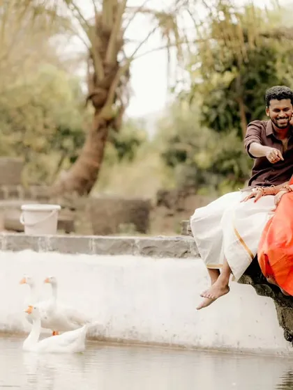 A playful and candid pre-wedding moment by the water. I encourage couples to be themselves, which allows me to capture their unique chemistry and create fun, natural photographs.