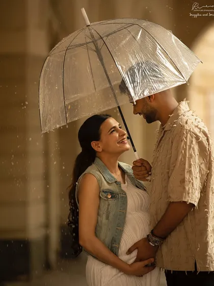 Let's embrace the city, even on a rainy day. An outdoor session in Mumbai can be incredibly romantic, using the urban backdrop and soft light to tell your unique love story.