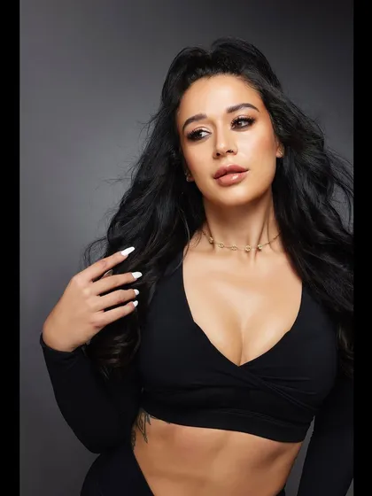 For this studio shoot with the beautiful Kishu Shroff, I created a voluminous half-ponytail with flowing waves. This look is all about drama and movement.