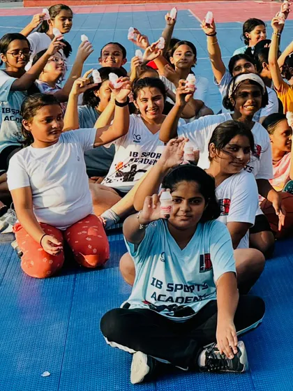 A Yakult workshop was recently held at our academy, focusing on the importance of gut health for athletes. Here are our girls enjoying a healthy treat after the session.
