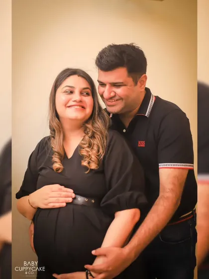 It’s the in-between moments we adore. The shared smiles and loving glances that happen naturally are what make your maternity photos so special and true to your story.