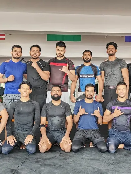 We love our Saturday sessions. The team after a great grappling workout to kick off the weekend.