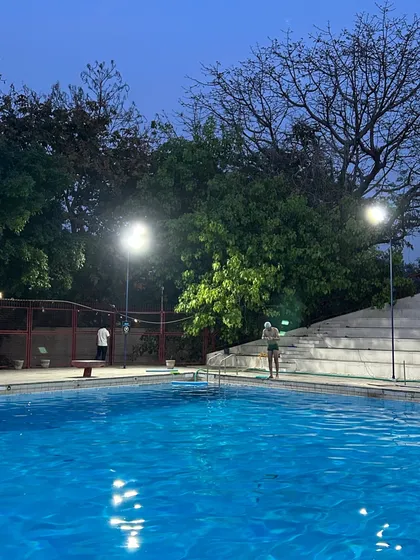 We offer flexible training schedules, including evening sessions under bright, clear lighting. This allows you to fit your swim practice into your busy day without compromise.