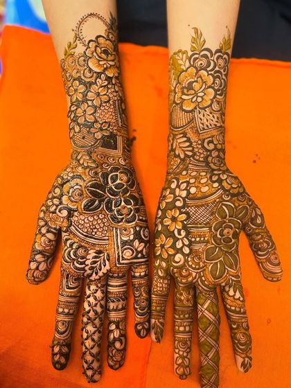 Z4 Studios - Special Occasion Henna My Signature Florals (The 'Floral Queen') photo 45