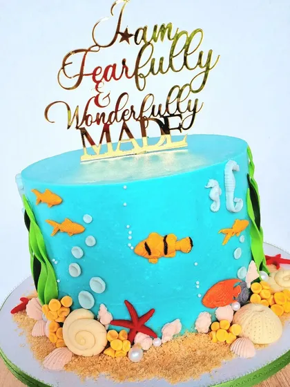 A close-up of the underwater buttercream cake.