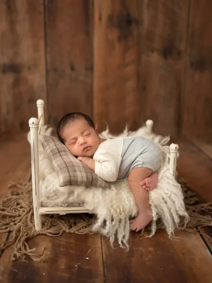 Dreamy Newborn Portraits photo 35