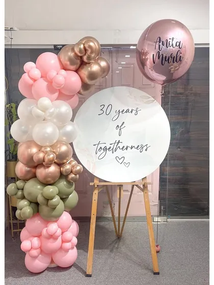 Celebrating 30 years of togetherness with this sophisticated welcome easel. The modern color palette of dusty rose, olive green, and rose gold provides a chic backdrop for the custom message, perfect for a milestone anniversary.