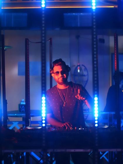 A duplicate of the peace sign shot.