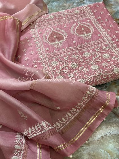 This image captures the beautiful gradient of the ombré dyed dupatta.