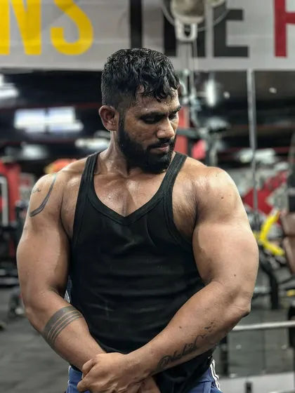 A closer look at the muscle definition. The details are what separate a good physique from a great one.