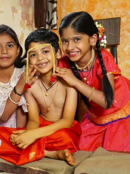 The Munj ceremony is filled with sacred rituals, but moments like these are just as important. The sweet, playful bond between Shaunak and his sisters is a memory his family will look back on and smile about for years to come.