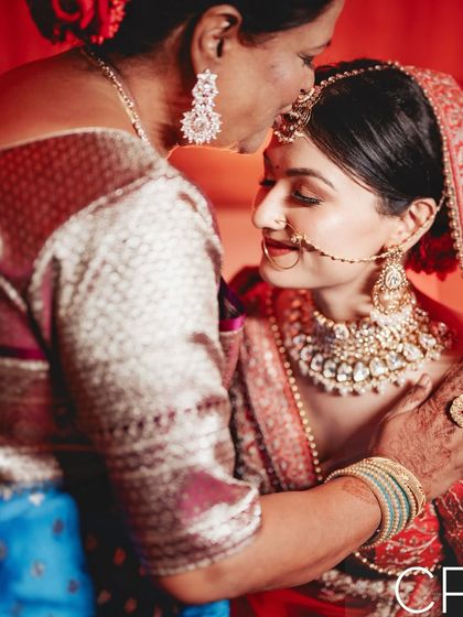 Somesh Chaurasiya - Wedding Photography & Cinematography The Radiant Bride: Solo Portraits photo 16